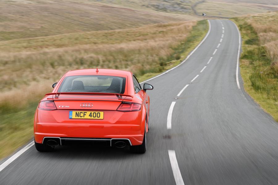  Audi TT RS Coupe (8S) 2016 года  (UK) (фото 17 из 40)